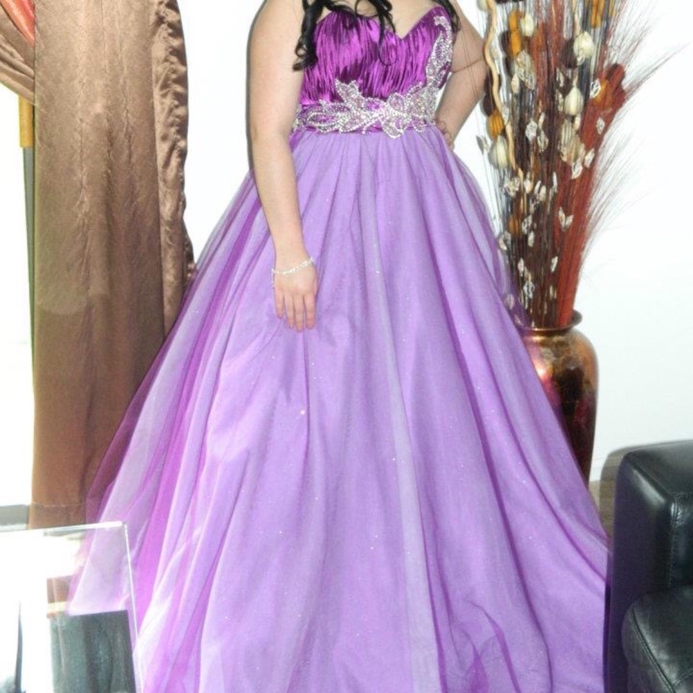 PROM DRESS! - Picture 2 of 6